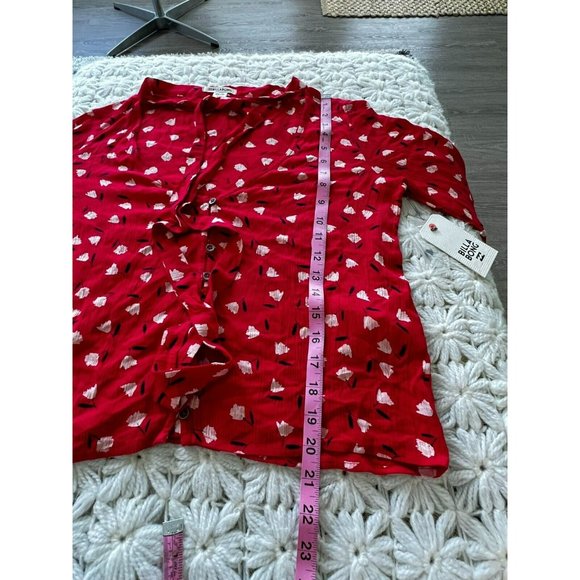 New BILLABONG Bohemian Red White Floral Flared Bell Sleeve Top Size Medium NWT - Picture 11 of 12